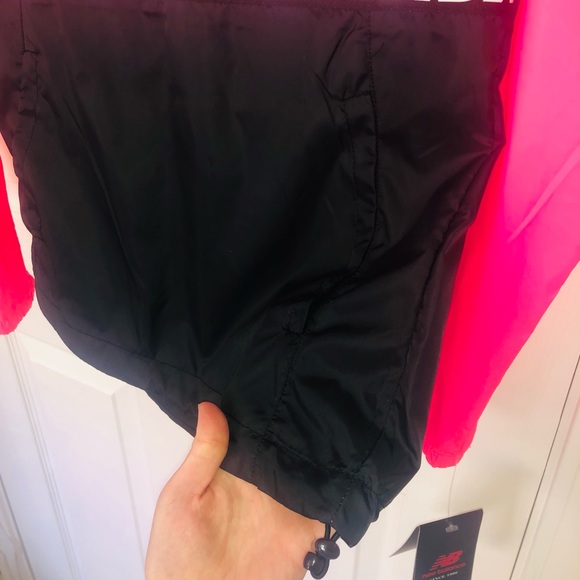 New balance wind breaker (S) - Picture 2 of 4